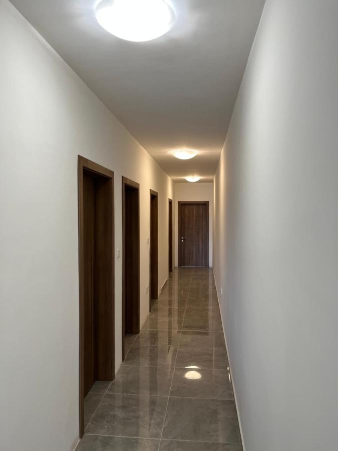 3 Bedroom Apartment - Walking Distance From Airport Gudja Екстер'єр фото